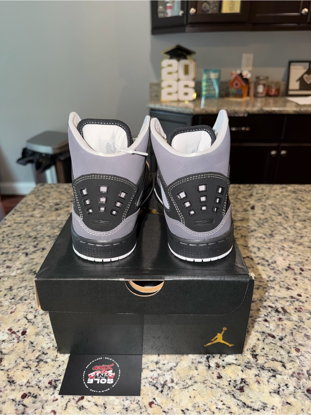 Size 7.5 Jordan 1 Flight Gray SKU 372704-002 Brand New - Picture 5 of 11